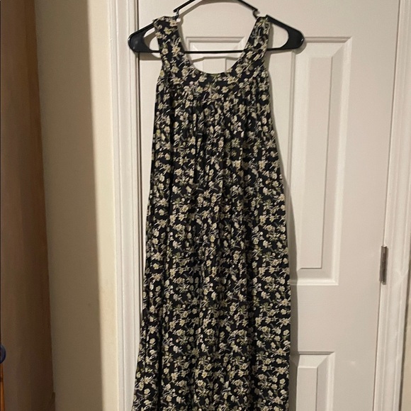 Floral Black Midi Dress - Picture 3 of 6